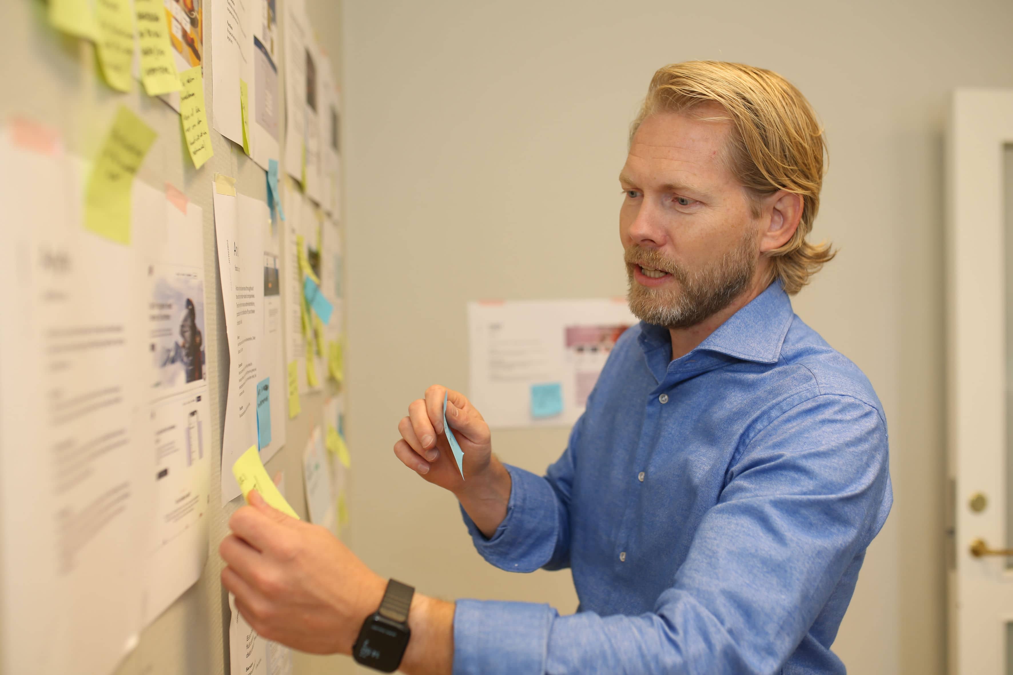 michael hansen capcito entrepreneur office thinking
